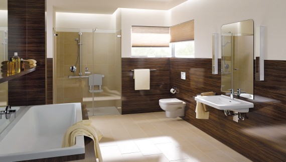 Безбар’єрна ванна кімната з достатньою кількістю простору для пересування