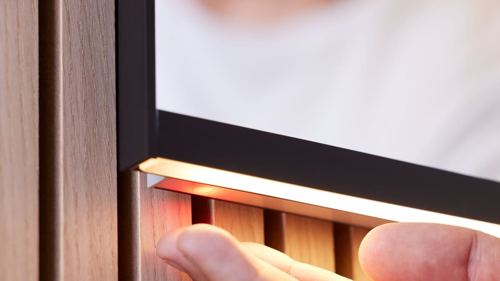 Протитуманний обігрів можна активувати вручну (© Geberit) Протитуманний обігрів можна активувати вручну (© Geberit)